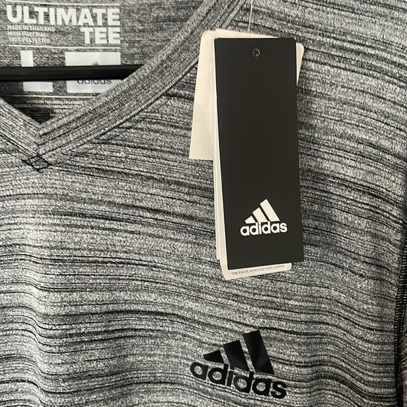 Adidas V-Neck Short Sleeve Grey Athletic T-Shirt - Size Large - Picture 4 of 4